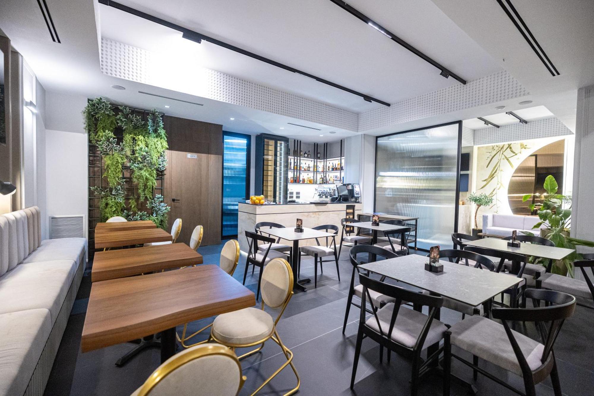 Diora'S Hotel And Apartments Vlorë 외부 사진