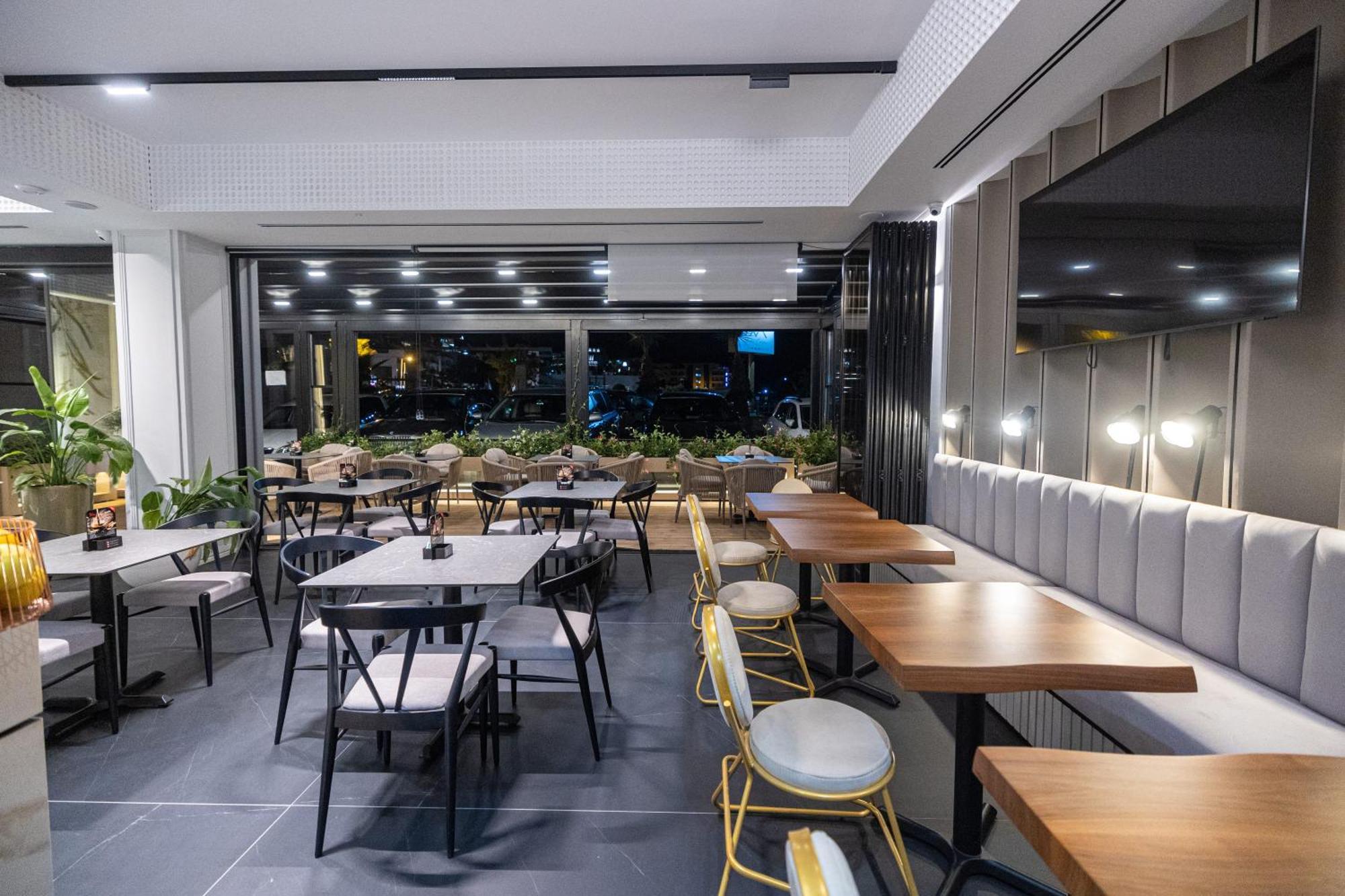 Diora'S Hotel And Apartments Vlorë 외부 사진