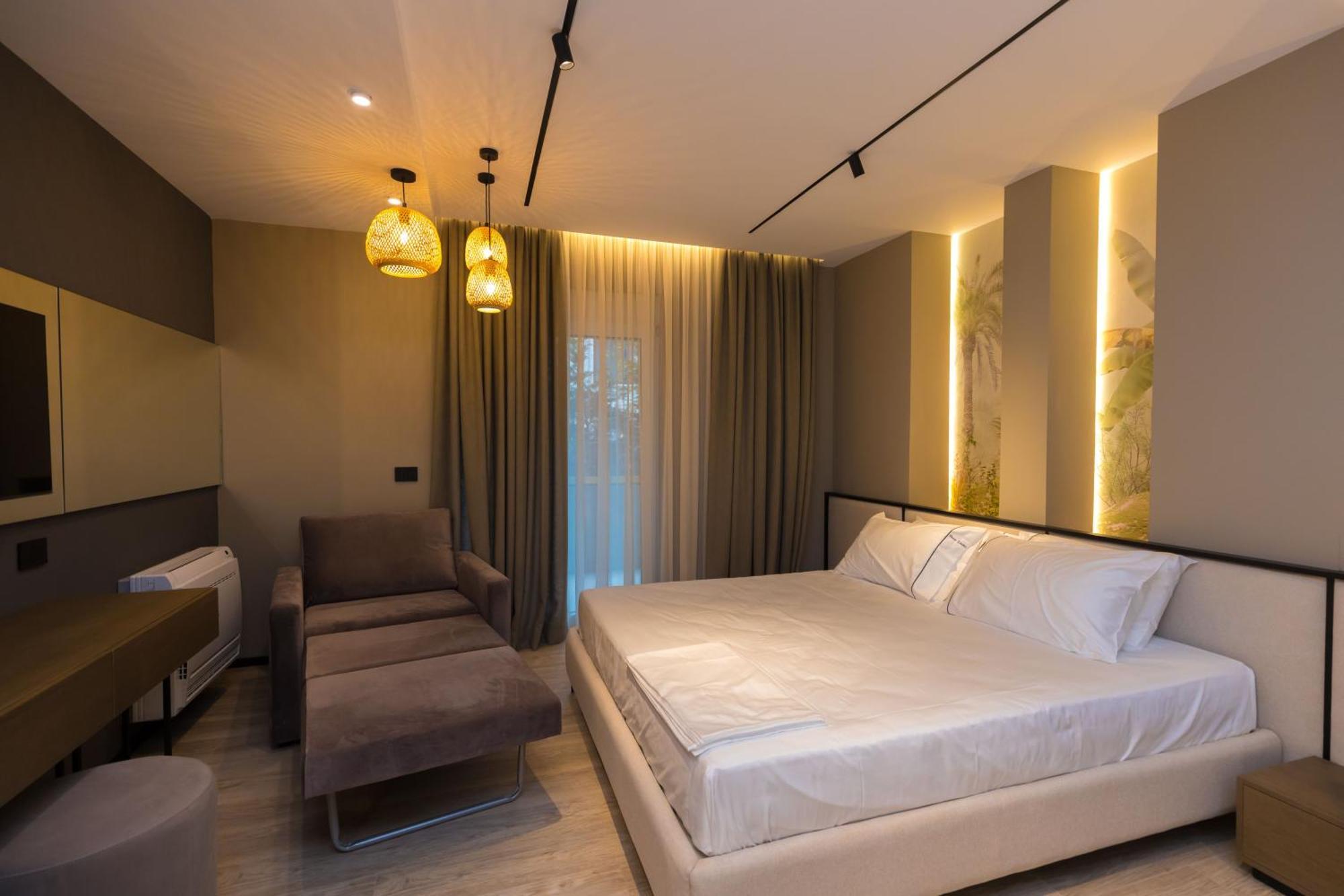 Diora'S Hotel And Apartments Vlorë 외부 사진
