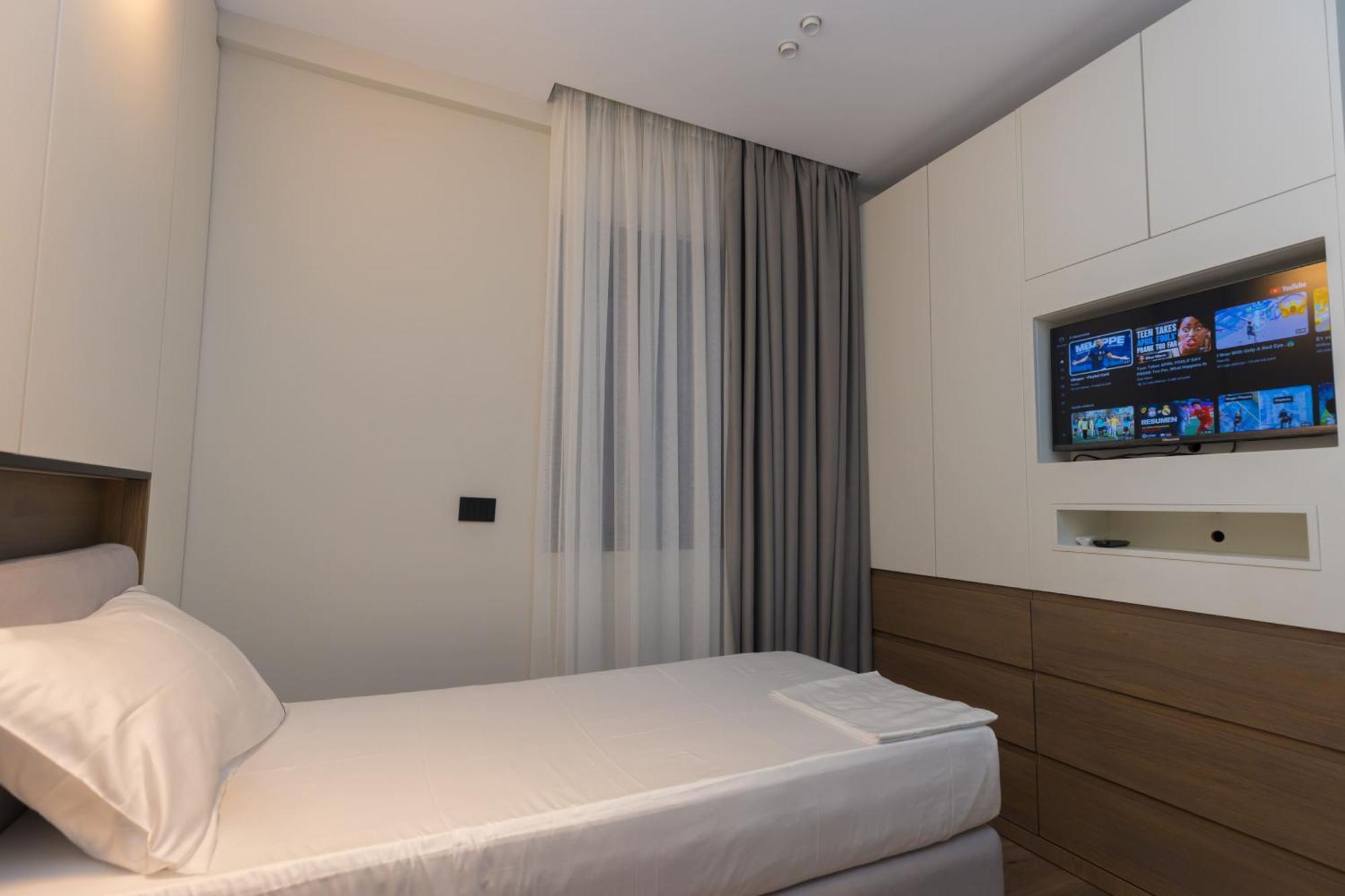 Diora'S Hotel And Apartments Vlorë 객실 사진