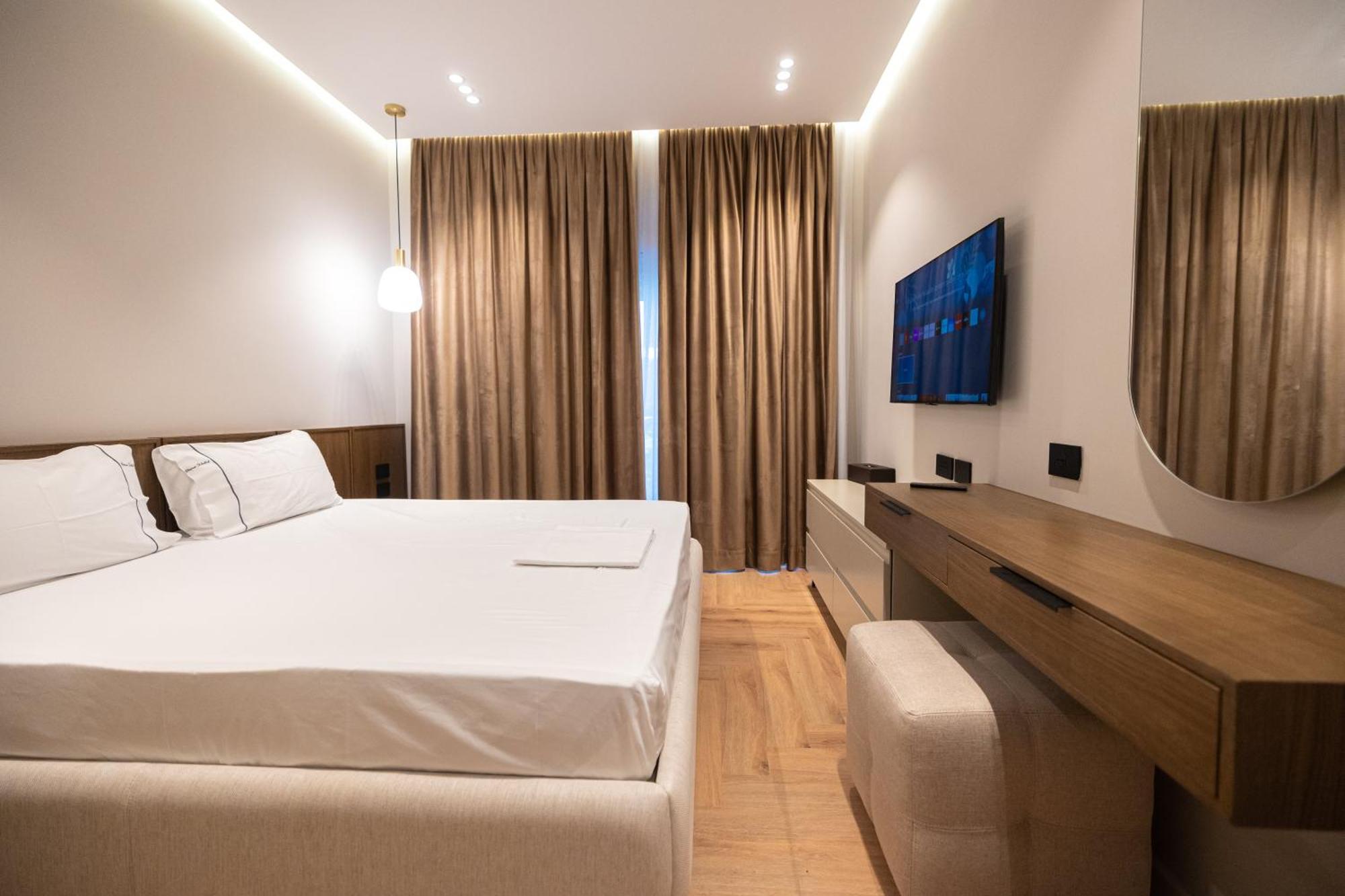 Diora'S Hotel And Apartments Vlorë 외부 사진