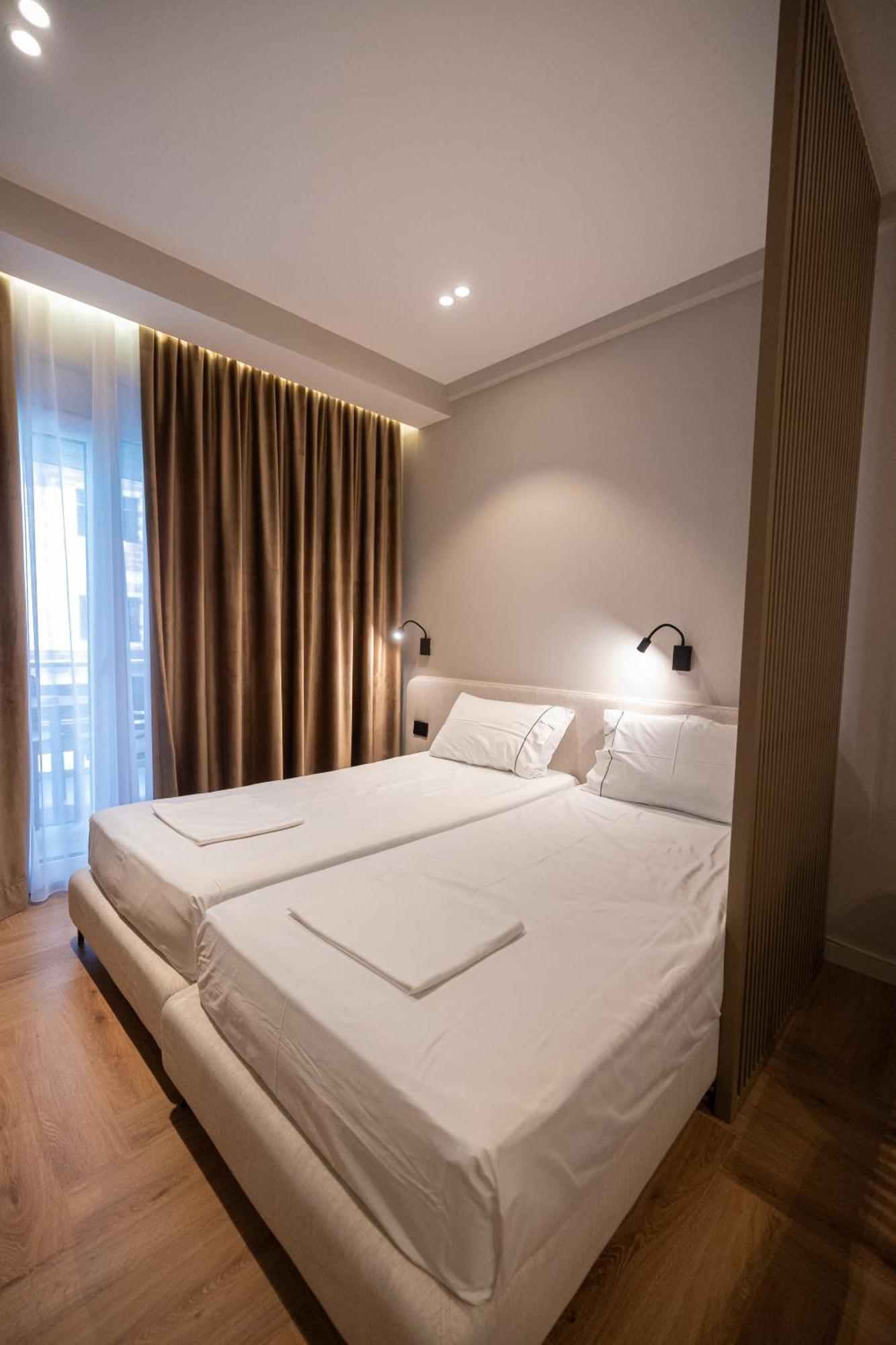 Diora'S Hotel And Apartments Vlorë 외부 사진